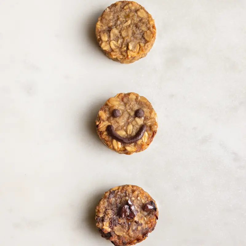 les cookies enchantés - photographie des 3 minis cookies feel-good - cookies healthy d’exception